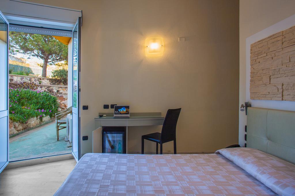 Hotel Calamosca Cagliari Buitenkant foto