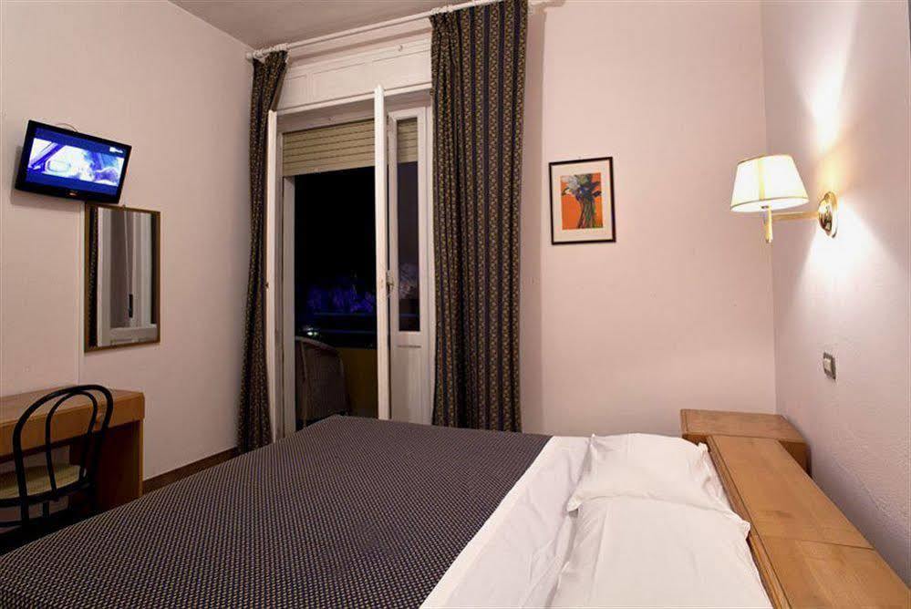 Hotel Calamosca Cagliari Buitenkant foto